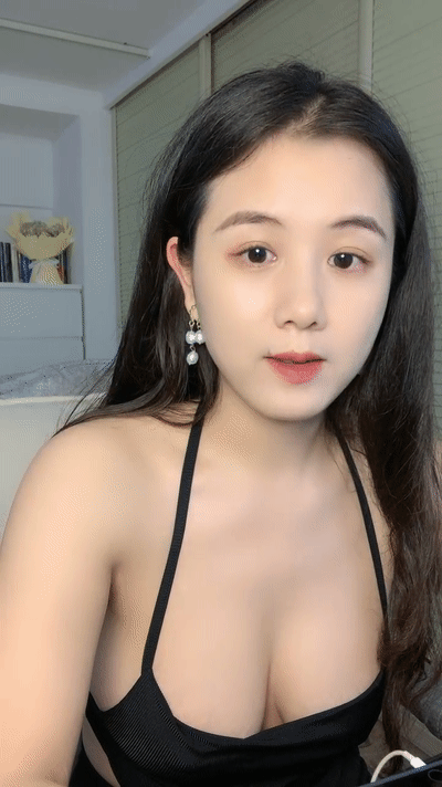 【axhang主播】9分颜值大奶美女！双人操逼激情秀！掏出奶子掰穴，镜头前吸吮深喉，抱着大屁股骑乘位