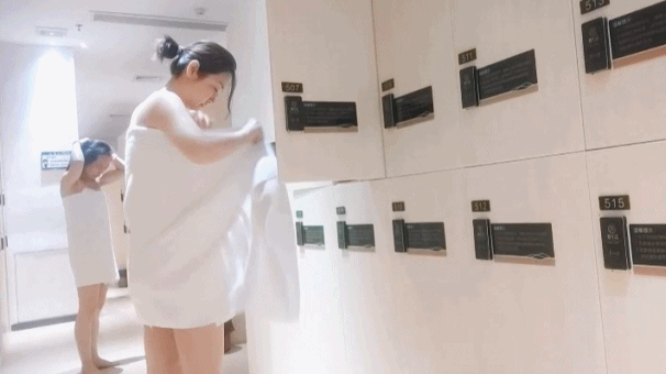 第三只眼作品系列★再探广州温泉会所更衣室妹子都这么高大了还要妈给脱裤子