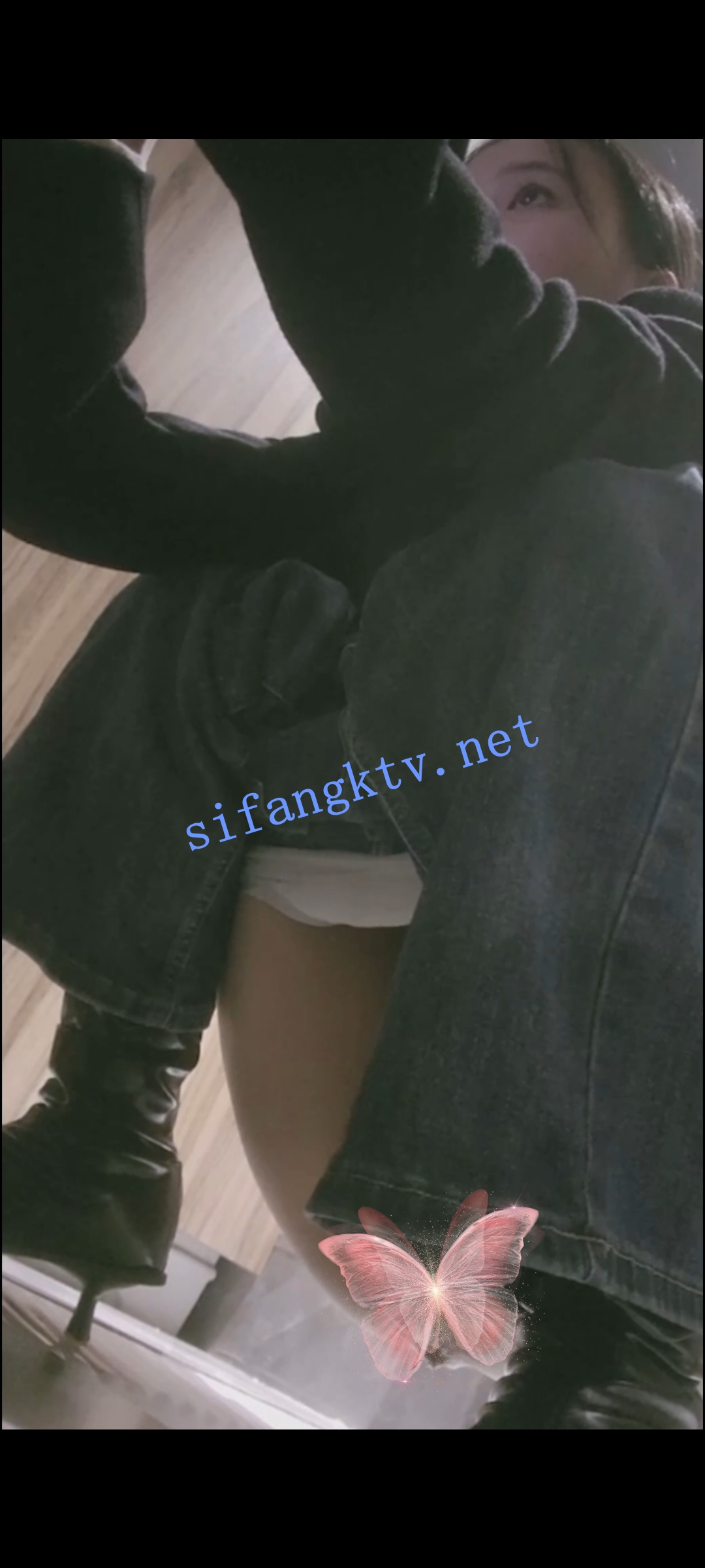 ⭐厕拍舞蹈教室极品身材嫩妹⭐⭐⭐眼镜少妇又拉又吐❤️