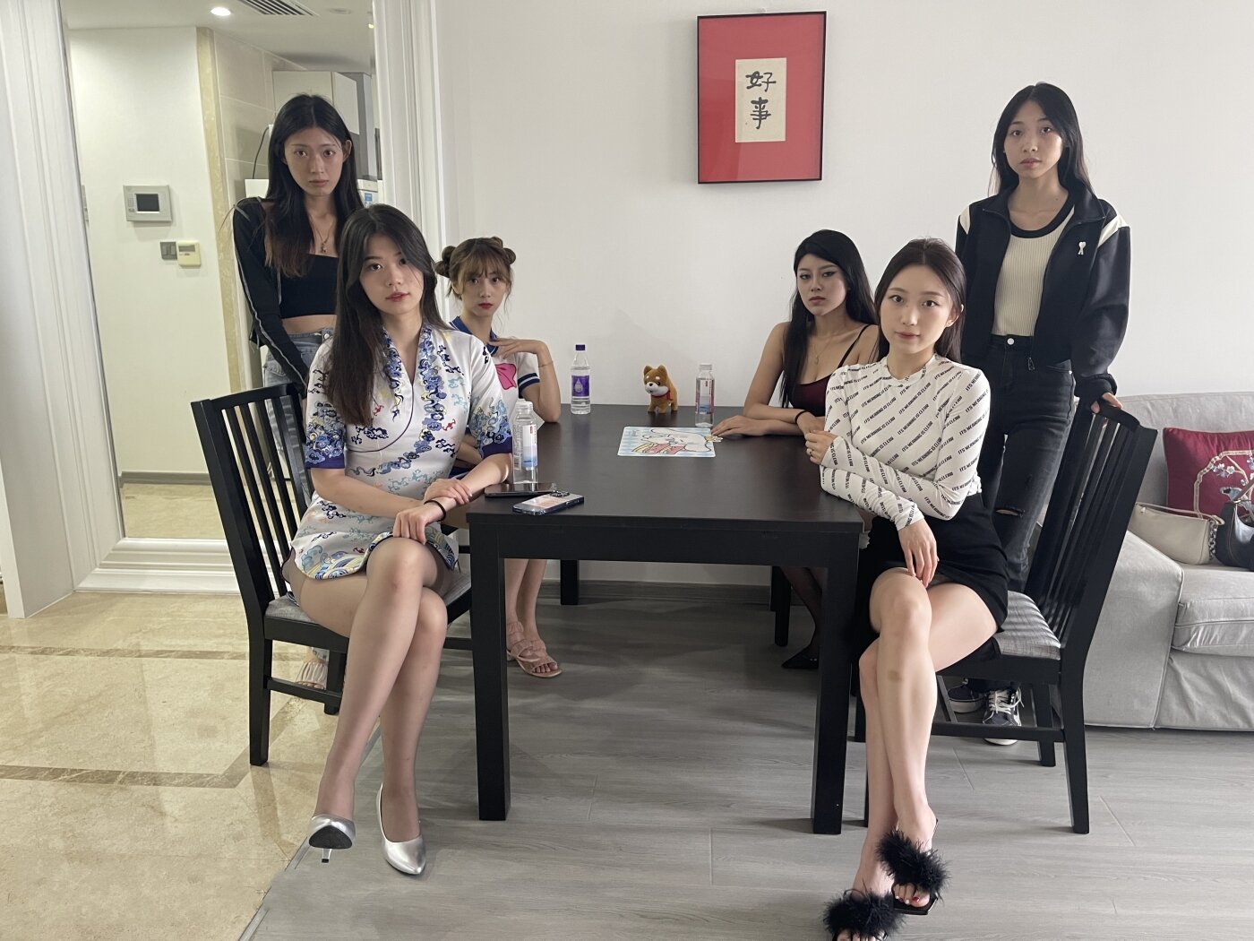 最新核弹【流欲XX工坊】模特群约拍6位极品身材年轻女模大胆私拍，有说有笑躺一排随便摸丝足美腿全裸终极美鲍4K视觉盛宴