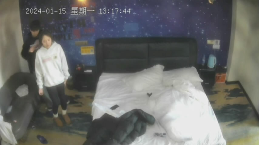 2024-1-15新流出酒店偷拍❤️年轻学生情侣凌晨开房一直玩到中午