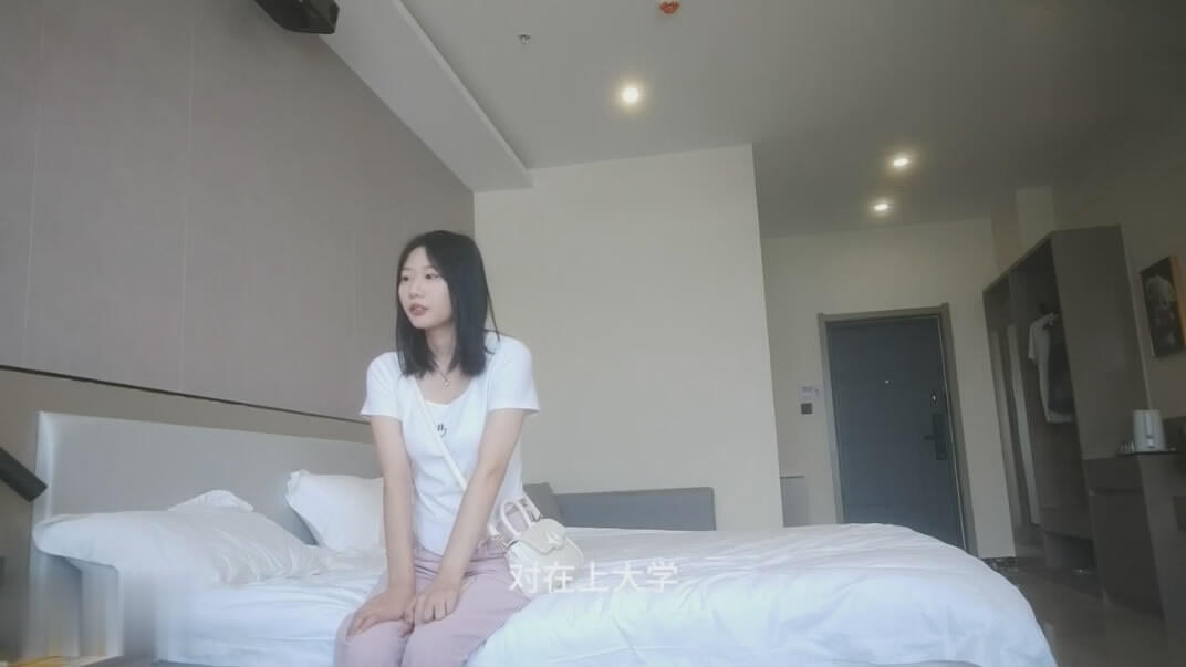 探花大神老王酒店约炮长相像❤️赵敏的18岁兼职学生妹逼紧水多温柔听话适合大神调教