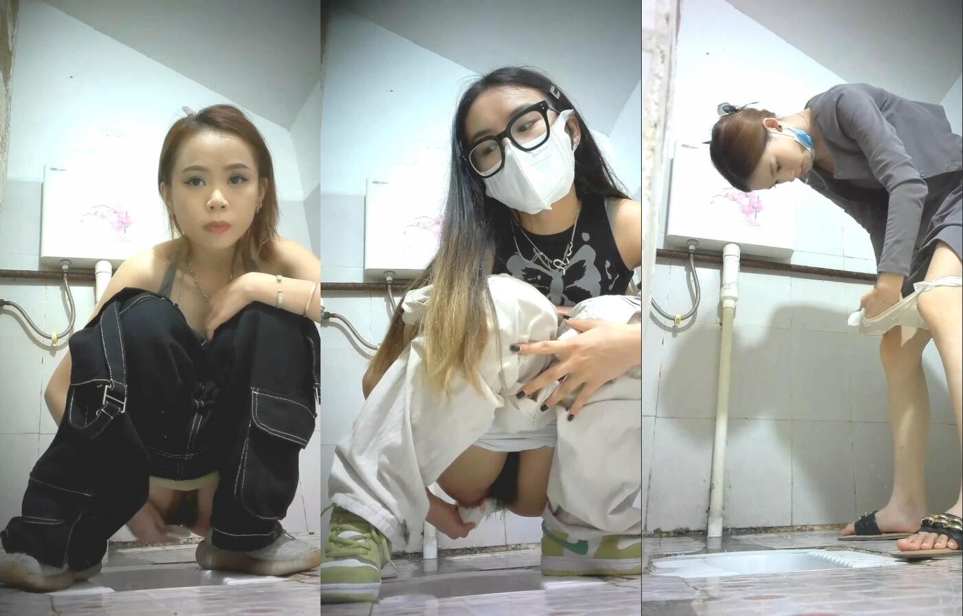 《极品CP☀️魔手☛外购》正面全景逼脸同框偸拍商业城女蹲厕超多少妇少女靓妹大小便☀️人漂亮私处也极品~夹子紧紧的