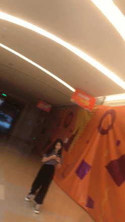 【精品厕拍】2019经典闯入厕拍系列第二期，19位妹子嫩B的特写，都有露脸[超清无水原版]，，好几个颜值都蛮高。值得收藏