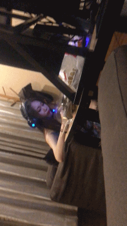 【精品厕拍】2019经典闯入厕拍系列第二期，19位妹子嫩B的特写，都有露脸[超清无水原版]，，好几个颜值都蛮高。值得收藏