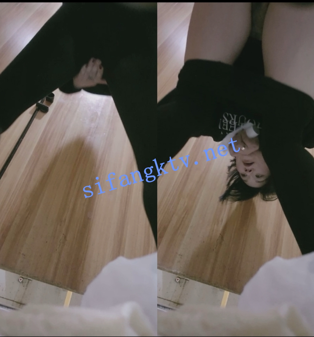 ⭐厕拍网红女主播⭐⭐⭐生活照后续⭐喜庆新年红衣款